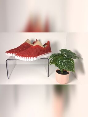 Ilse Jacobsen Women's Red Slip-On Perforated Casual Sneakers Size 8.5